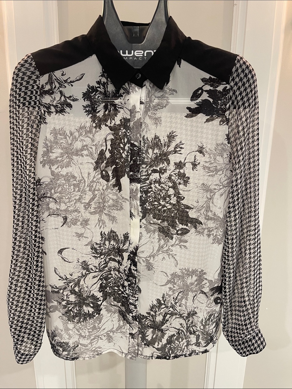 Point Zero Black & White Floral Button-Down Blouse